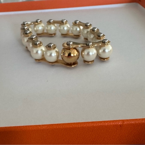 LV Speedy Pearls One-Rank Bracelet - Picture 3 of 6
